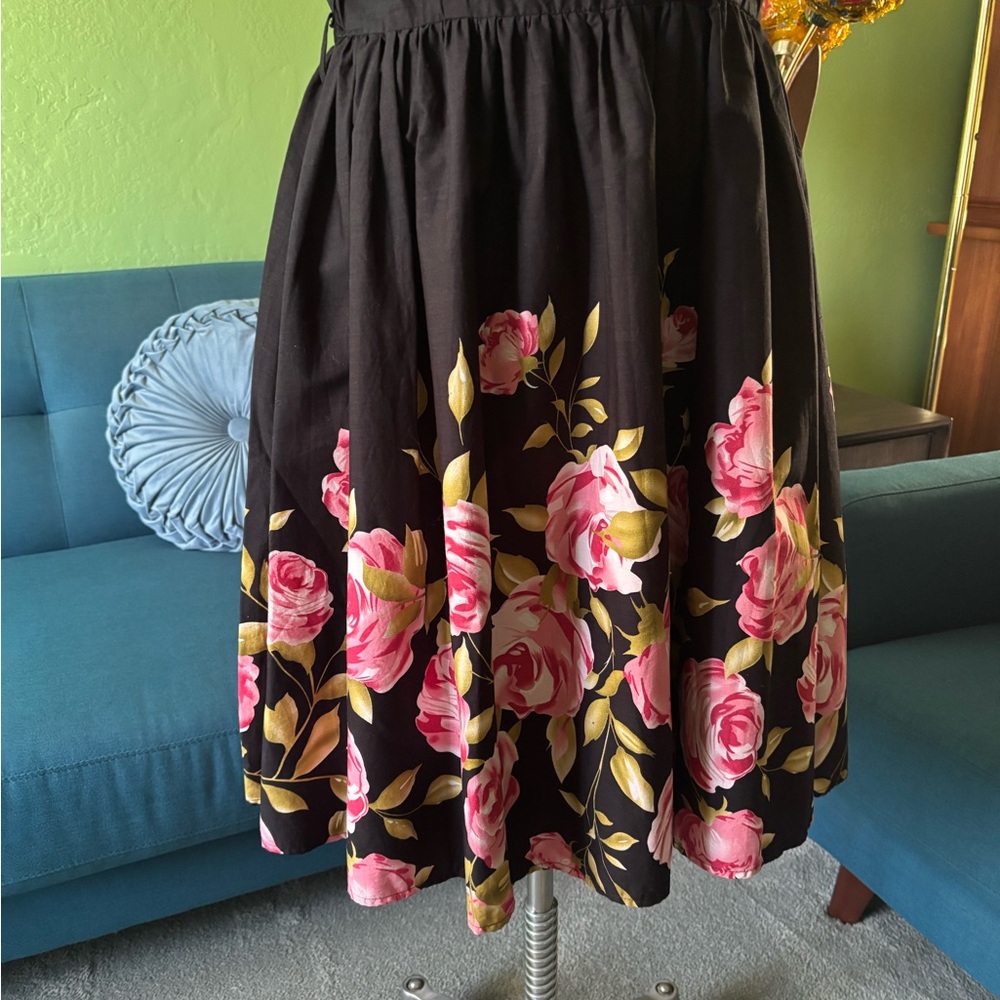 Pinup Dress - Picture 3 of 6
